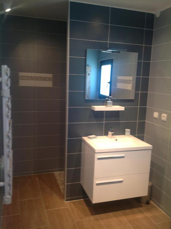 Le Clos Du Pontet Orliénas Room photo